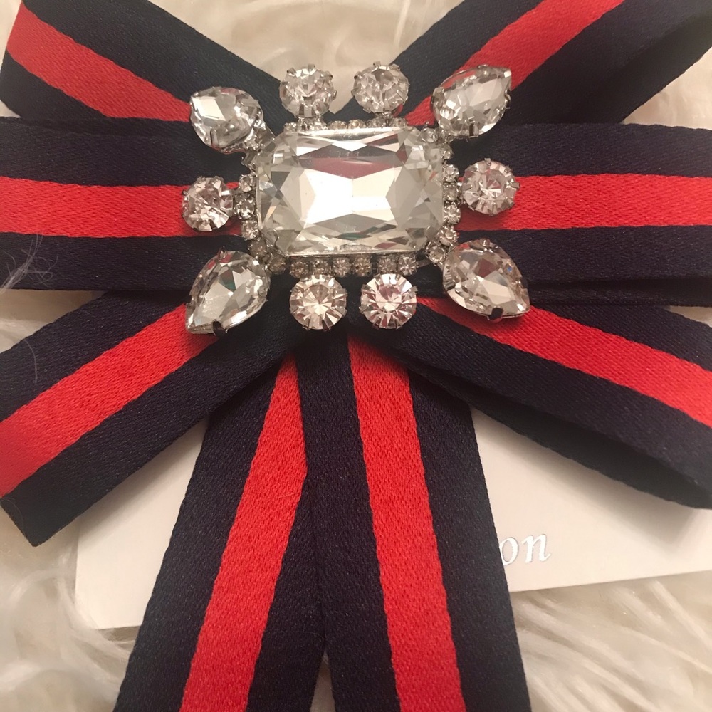 Brooch new - Picture 2 of 3